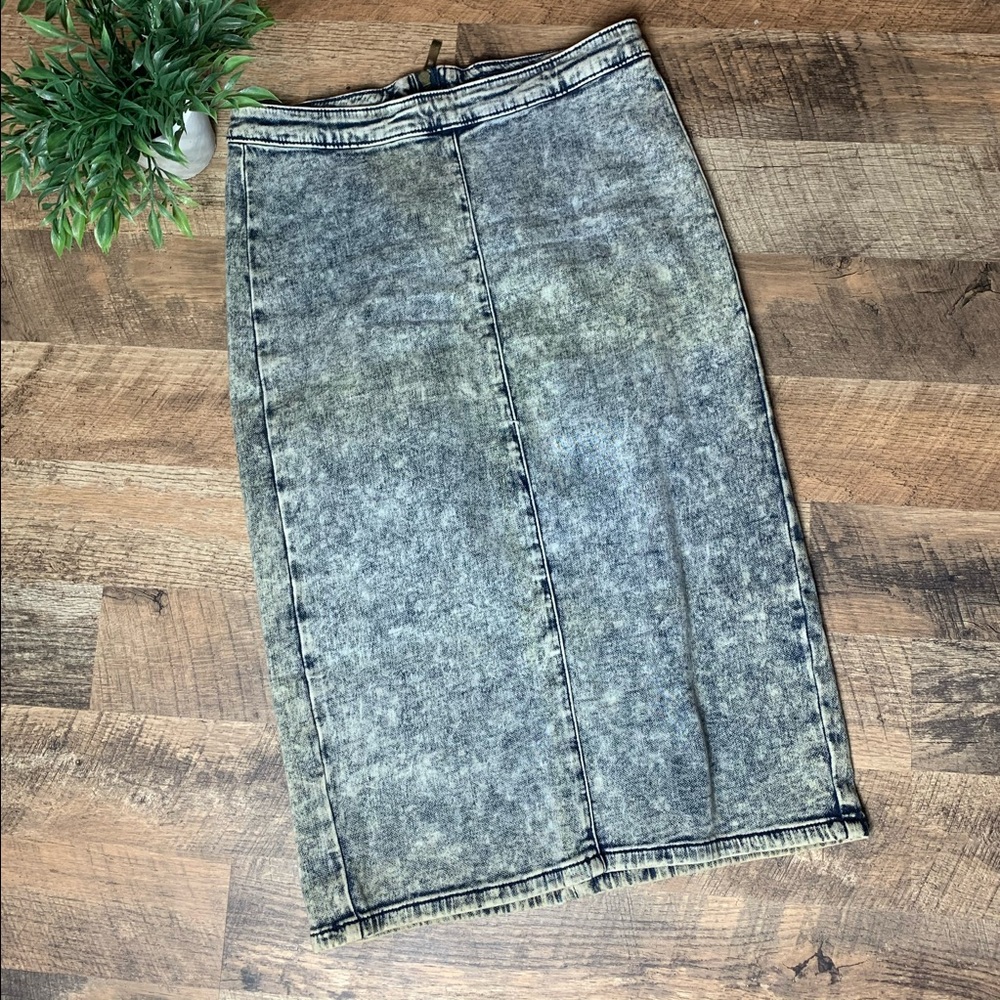Acid Wash Denim Pencil Skirt - Gray